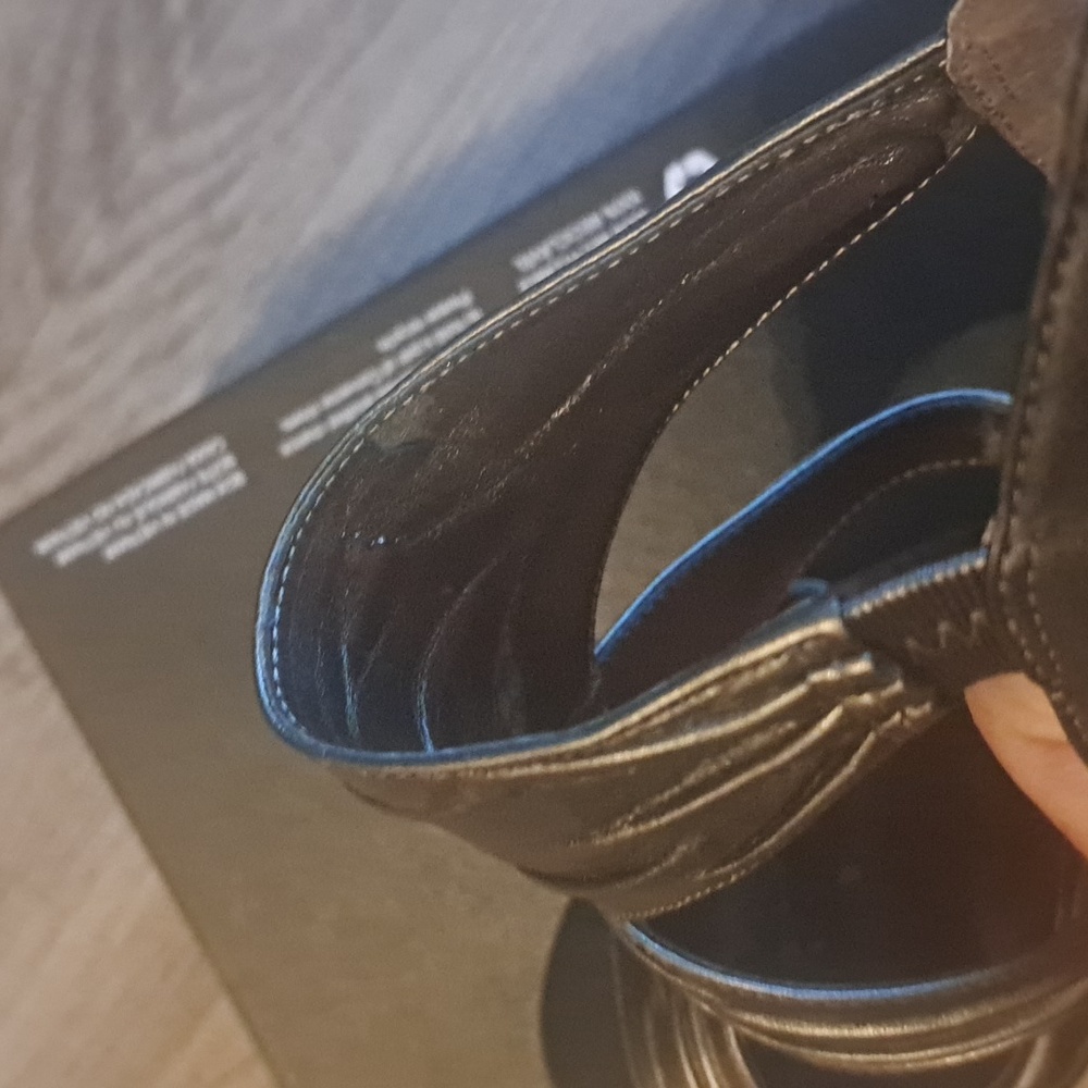 GUESS SANDALS - Picture 7 of 9
